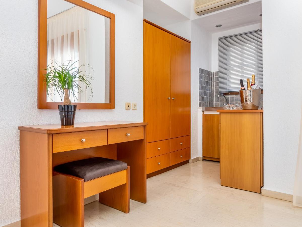 Elounda Alikes Suites & Studios מראה חיצוני תמונה