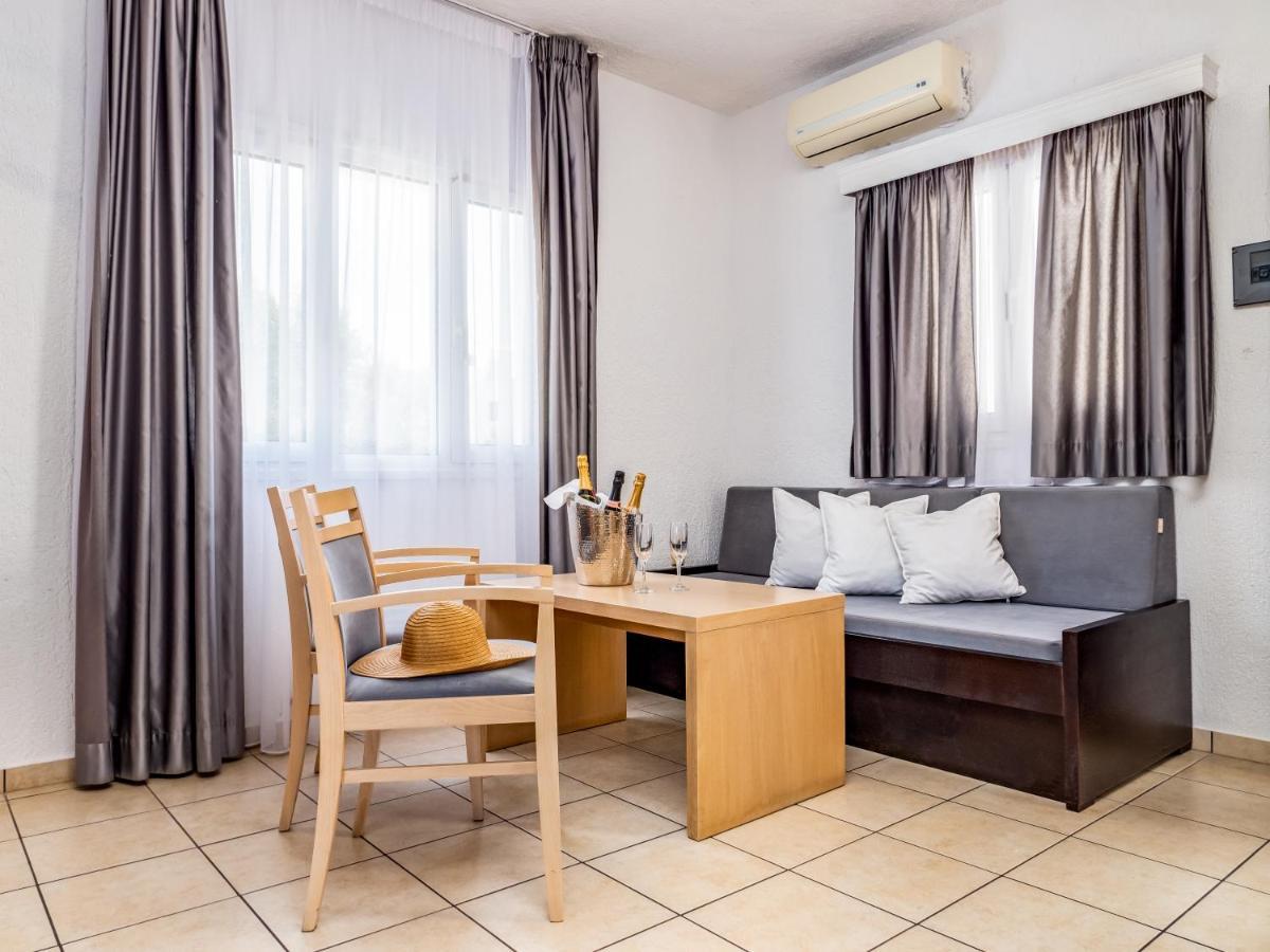 Elounda Alikes Suites & Studios מראה חיצוני תמונה